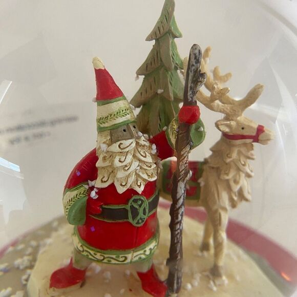 Chritmas Snow Globe w/ Santa and Reindeer Musical " Jingle bells " - Picture 4 of 10